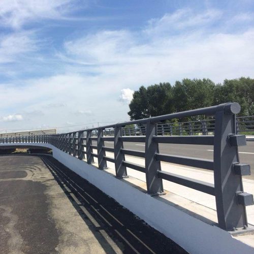 Hunka Bridge anti-collision guardrail - Image 2